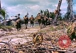 Image États-Unis 27e Division d'infanterie Makin Island Kiribati Islands, 1943, de la seconde 5 séquences d'archives historiques vidéo 65675059699