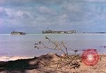 Image États-Unis 27e Division d'infanterie Makin Island Kiribati Islands, 1943, de la seconde 38 séquences d'archives historiques vidéo 65675059699