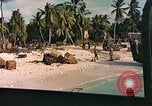 Image Landing Ship mécanisé Makin Island Kiribati Islands, 1943, de la seconde 15 séquences d'archives historiques vidéo 65675059700