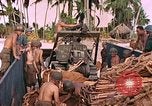 Image Landing Ship mécanisé Makin Island Kiribati Islands, 1943, de la seconde 16 séquences d'archives historiques vidéo 65675059700