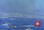 Standbild Landing Vehicle Tracked Pazifik, 1945, aus Sekunde 21 historischem Filmmaterial Videoclip 65675059724
