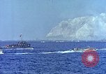 Standbild Landing Vehicle Tracked Pazifik, 1945, aus Sekunde 53 historischem Filmmaterial Videoclip 65675059724