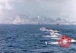 Standbild Landung Handwerk Iwo Jima, 1945, aus Sekunde 5 historischem Filmmaterial Videoclip 65675059776