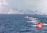 Standbild Landung Handwerk Iwo Jima, 1945, aus Sekunde 6 historischem Filmmaterial Videoclip 65675059776