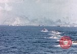 Standbild Landung Handwerk Iwo Jima, 1945, aus Sekunde 9 historischem Filmmaterial Videoclip 65675059776