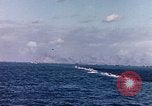 Standbild Landung Handwerk Iwo Jima, 1945, aus Sekunde 17 historischem Filmmaterial Videoclip 65675059776