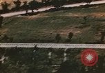 Standbild rail road track Italien, 1944, aus Sekunde 12 historischem Filmmaterial Videoclip 65675059797