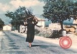 Immagine di Porta fracassato Corsica Francia, 1944, secondo 50 filmato di repertorio 65675059801