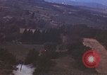 Standbild strafing Lkw Italien, 1944, aus Sekunde 5 historischem Filmmaterial Videoclip 65675059810