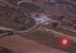 Standbild strafing Lkw Italien, 1944, aus Sekunde 9 historischem Filmmaterial Videoclip 65675059810
