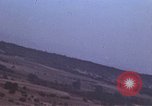 Standbild strafing Lkw Italien, 1944, aus Sekunde 13 historischem Filmmaterial Videoclip 65675059810