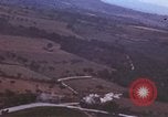 Standbild strafing Lkw Italien, 1944, aus Sekunde 17 historischem Filmmaterial Videoclip 65675059810