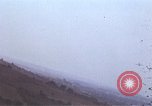 Standbild strafing Lkw Italien, 1944, aus Sekunde 27 historischem Filmmaterial Videoclip 65675059810