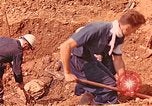 Immagine di Tomba di massa Lione Francia, 1944, secondo 12 filmato di repertorio 65675059821