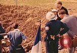 Immagine di Tomba di massa Lione Francia, 1944, secondo 61 filmato di repertorio 65675059821