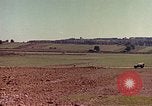 Immagine di Danneggiato ferrovia via Francia, 1944, secondo 18 filmato di repertorio 65675059826