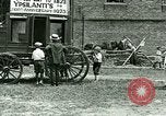 Image stagecoach Ypsilanti Michigan USA, 1923, de la seconde 7 séquences d'archives historiques vidéo 65675059831