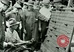 Image Équipement de rivetage United States USA, 1923, de la seconde 15 séquences d'archives historiques vidéo 65675059834
