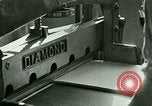 Standbild Hand drücken United States USA, 1923, aus Sekunde 9 historischem Filmmaterial Videoclip 65675059838
