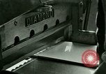 Standbild Hand drücken United States USA, 1923, aus Sekunde 11 historischem Filmmaterial Videoclip 65675059838