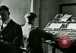 Standbild Hand drücken United States USA, 1923, aus Sekunde 20 historischem Filmmaterial Videoclip 65675059838