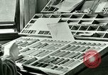 Standbild Hand drücken United States USA, 1923, aus Sekunde 25 historischem Filmmaterial Videoclip 65675059838