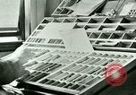 Standbild Hand drücken United States USA, 1923, aus Sekunde 26 historischem Filmmaterial Videoclip 65675059838
