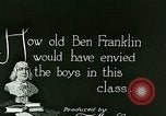 Standbild Hand drücken United States USA, 1923, aus Sekunde 28 historischem Filmmaterial Videoclip 65675059838