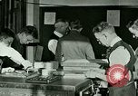 Standbild Hand drücken United States USA, 1923, aus Sekunde 34 historischem Filmmaterial Videoclip 65675059838