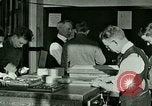 Standbild Hand drücken United States USA, 1923, aus Sekunde 35 historischem Filmmaterial Videoclip 65675059838