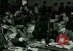 Standbild Speisesaal United States USA, 1923, aus Sekunde 16 historischem Filmmaterial Videoclip 65675059842