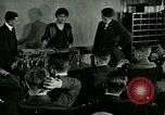 Standbild class Zimmer United States USA, 1923, aus Sekunde 6 historischem Filmmaterial Videoclip 65675059843