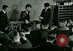 Standbild class Zimmer United States USA, 1923, aus Sekunde 7 historischem Filmmaterial Videoclip 65675059843