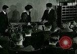 Standbild class Zimmer United States USA, 1923, aus Sekunde 10 historischem Filmmaterial Videoclip 65675059843