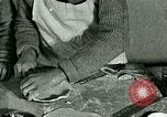 Standbild Kochkurse für amerikanischen Jungen und Mädchen United States USA, 1923, aus Sekunde 55 historischem Filmmaterial Videoclip 65675059847