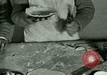 Standbild Kochkurse für amerikanischen Jungen und Mädchen United States USA, 1923, aus Sekunde 61 historischem Filmmaterial Videoclip 65675059847