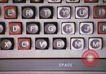 Image Talking Machine à écrire Illinois United States USA, 1967, de la seconde 6 séquences d'archives historiques vidéo 65675059874