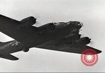 Standbild B-17 Flugzeuge europäische Theater, 1942, aus Sekunde 26 historischem Filmmaterial Videoclip 65675059936