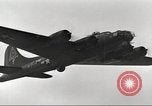Standbild B-17 Flugzeuge europäische Theater, 1942, aus Sekunde 30 historischem Filmmaterial Videoclip 65675059936