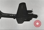 Standbild B-17 Flugzeuge europäische Theater, 1942, aus Sekunde 56 historischem Filmmaterial Videoclip 65675059936