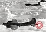 Standbild B-17 Flugzeuge europäische Theater, 1942, aus Sekunde 10 historischem Filmmaterial Videoclip 65675059939