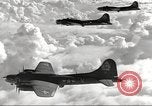 Standbild B-17 Flugzeuge europäische Theater, 1942, aus Sekunde 17 historischem Filmmaterial Videoclip 65675059939