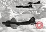 Standbild B-17 Flugzeuge europäische Theater, 1942, aus Sekunde 18 historischem Filmmaterial Videoclip 65675059939