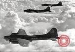 Standbild B-17 Flugzeuge europäische Theater, 1942, aus Sekunde 19 historischem Filmmaterial Videoclip 65675059939