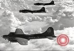 Standbild B-17 Flugzeuge europäische Theater, 1942, aus Sekunde 21 historischem Filmmaterial Videoclip 65675059939