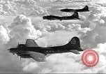 Standbild B-17 Flugzeuge europäische Theater, 1942, aus Sekunde 27 historischem Filmmaterial Videoclip 65675059939