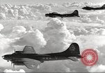 Standbild B-17 Flugzeuge europäische Theater, 1942, aus Sekunde 38 historischem Filmmaterial Videoclip 65675059939