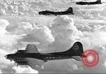 Standbild B-17 Flugzeuge europäische Theater, 1942, aus Sekunde 42 historischem Filmmaterial Videoclip 65675059939