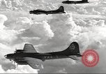 Standbild B-17 Flugzeuge europäische Theater, 1942, aus Sekunde 45 historischem Filmmaterial Videoclip 65675059939