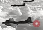 Standbild B-17 Flugzeuge europäische Theater, 1942, aus Sekunde 46 historischem Filmmaterial Videoclip 65675059939